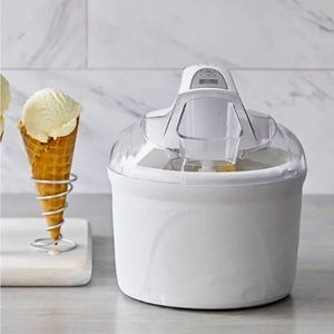 Pampered Chef Ice Cream Maker - Model 1534 - Includes Lid